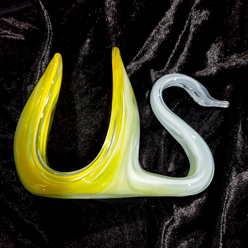 Beautiful Murano Yellow Glass Swan!!